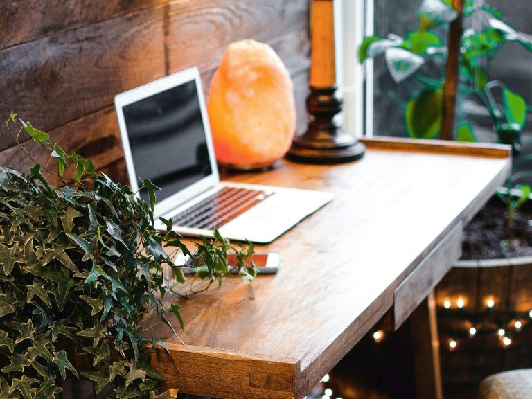 imagen escritorio con lapton inicio sección blog